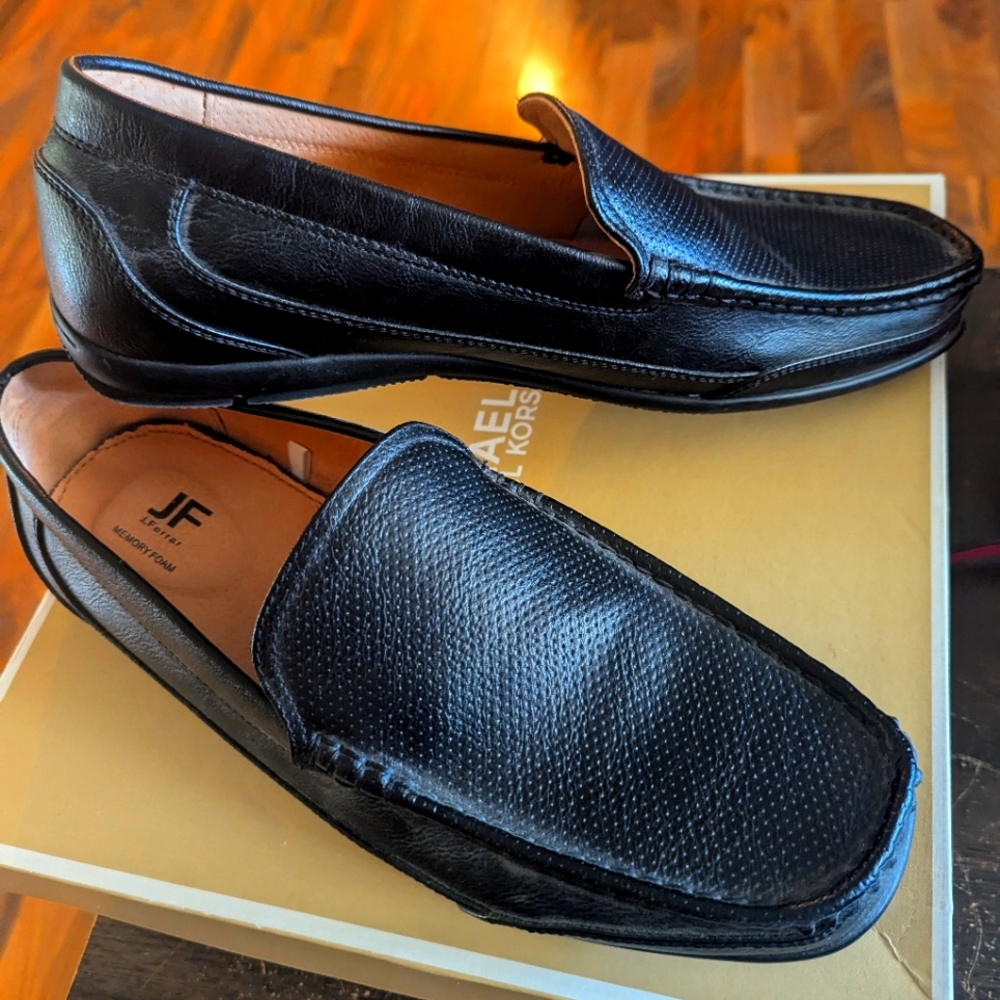 Dress shoes